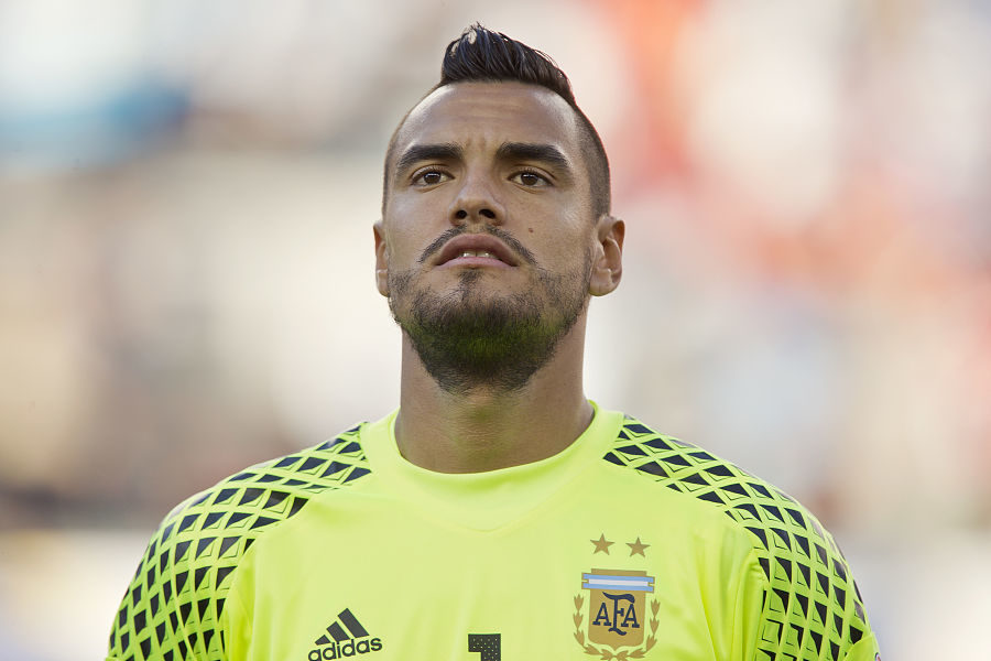 但当它悄悄 但当它悄悄